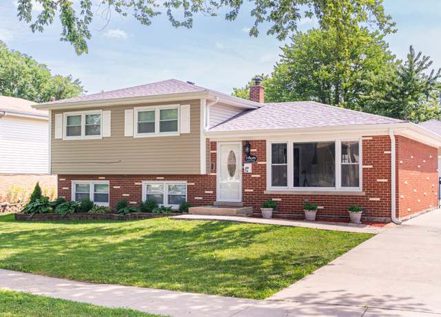 Property at 7 N Lincoln Ave, Addison, IL 60101, 3 beds, 1.5 baths