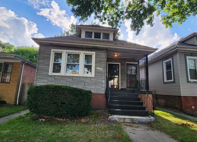 Property at 8448 S Essex Ave, Chicago, IL 60617, 5 beds, 2 baths