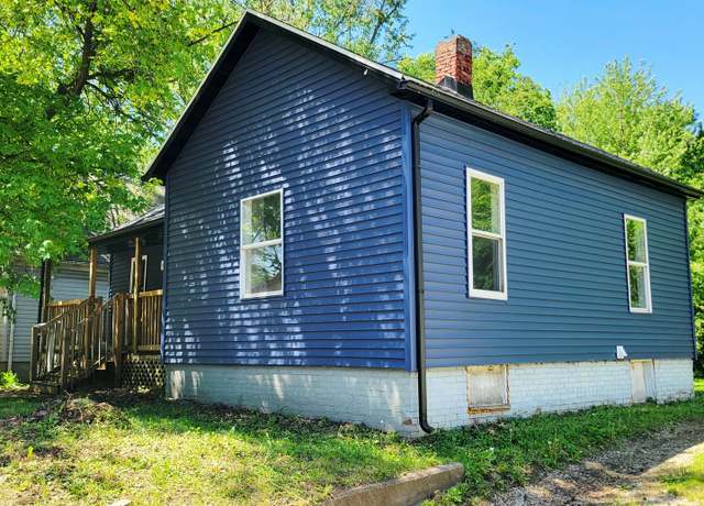 Property at 1303 N Neil St, Champaign, IL 61820, 2 beds, 1 bath