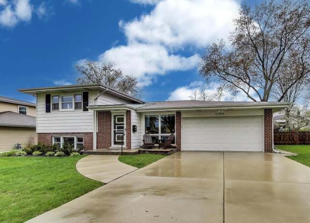 Property at 236 S Princeton Ave, Arlington Heights, IL 60005, 3 beds, 2 baths