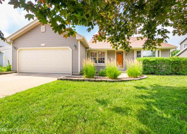 Property at 1043 Plum Tree Dr, Crystal Lake, IL 60014, 2 beds, 1.5 baths