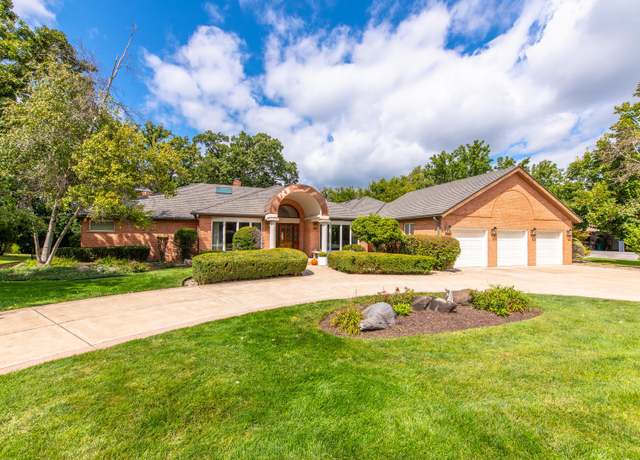 Property at 717 Westridge Rd, Joliet, IL 60431, 4 beds, 3.5 baths