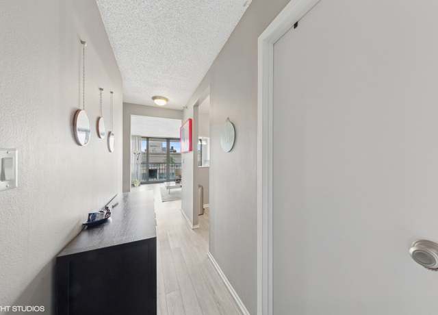 Property at 10 E Ontario St #2806, Chicago, IL 60611, 1 bed, 1 bath
