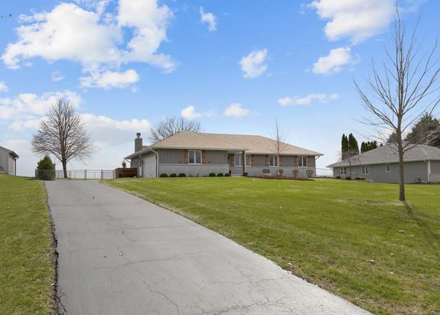 Property at 675 Carriage Hill Ln, Sugar Grove, IL 60554, 3 beds, 2 baths