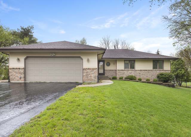 Property at 5432 Shamrock Ln, Roscoe, IL 61073, 3 beds, 3 baths