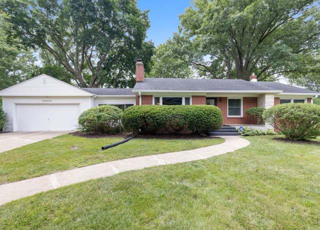 Property at 2033 Edgebrook Dr, Rockford, IL 61107, 3 beds, 2 baths