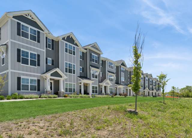 Property at 2011 Sequoia Ave, Mundelein, IL 60060, 3 beds, 2.5 baths