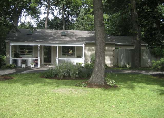 Property at 300 N Shady Ln, Elmhurst, IL 60126, 3 beds, 2 baths