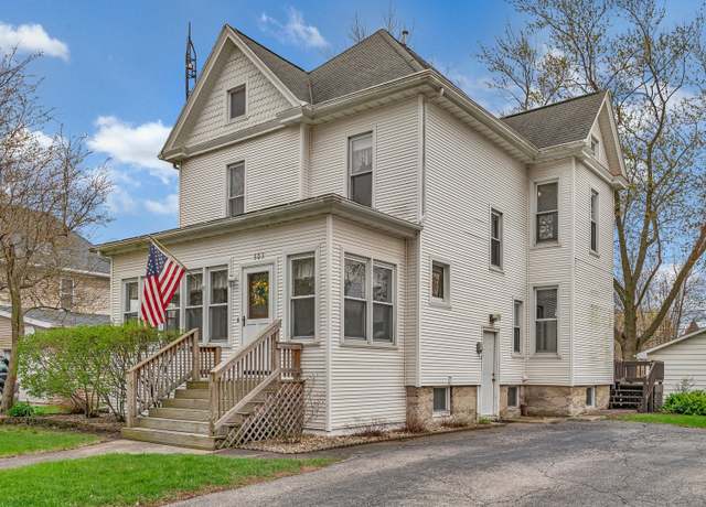 Property at 303 W Henry St, Odell, IL 60460, 3 beds, 1 bath