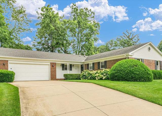 Property at 2308 S Cottage Grove Ave, Urbana, IL 61801, 4 beds, 2 baths