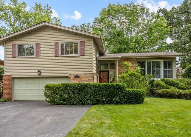 Property at 1141 Kenton Rd, Deerfield, IL 60015, 4 beds, 2.5 baths