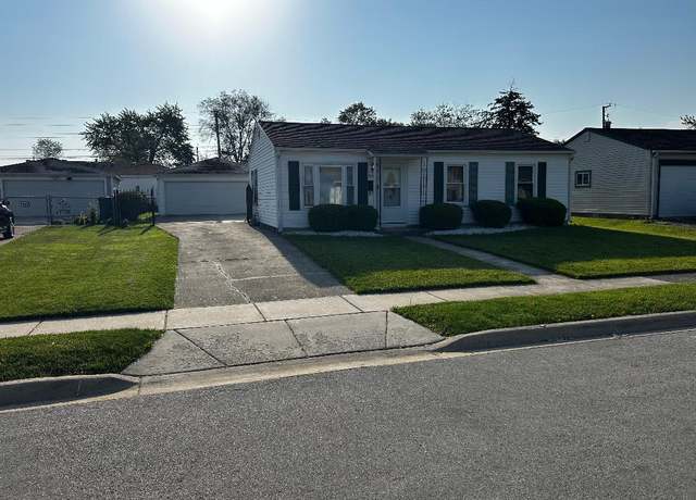 Property at 411 Kenyon Ave, Romeoville, IL 60446, 3 beds, 1.5 baths
