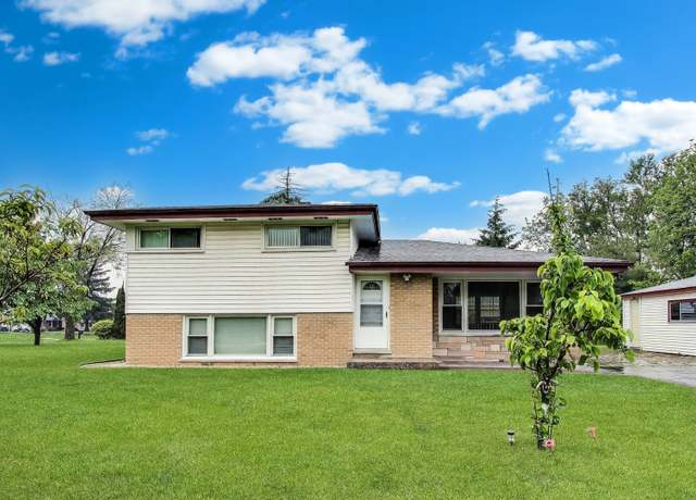 Property at 7734 Linden Ave, Darien, IL 60561, 3 beds, 1.5 baths
