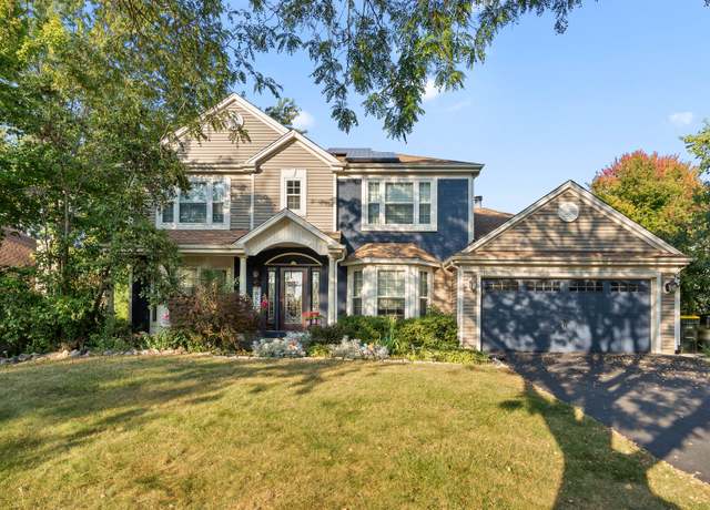 Property at 515 Surrey Ridge Dr, Cary, IL 60013, 5 beds, 3.5 baths