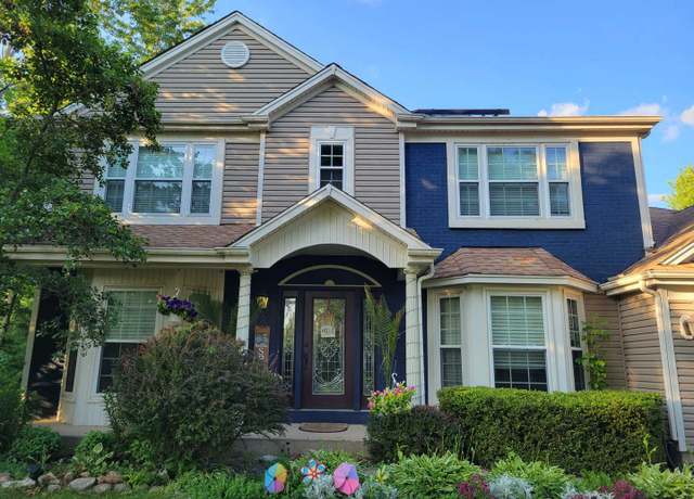 Property at 515 Surrey Ridge Dr, Cary, IL 60013, 5 beds, 3.5 baths