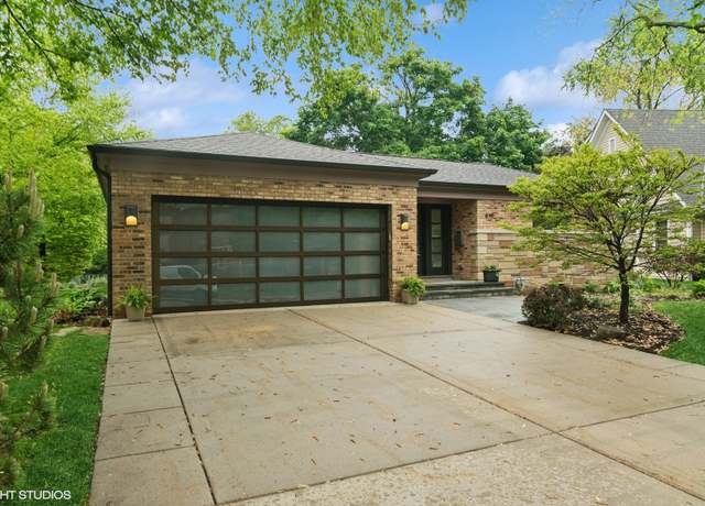 Property at 419 N Lincoln Ln, Arlington Heights, IL 60004, 4 beds, 3 baths