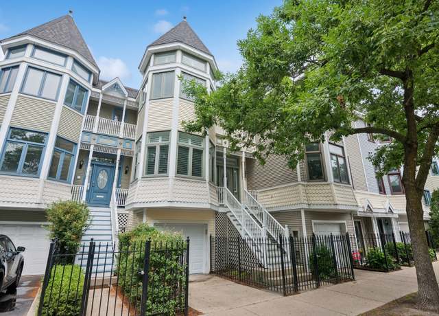 Property at 3344 N Racine Ave, Chicago, IL 60657, 3 beds, 2.5 baths