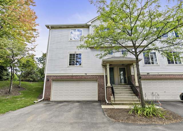 Property at 71 Monarch Dr, Streamwood, IL 60107, 3 beds, 2.5 baths