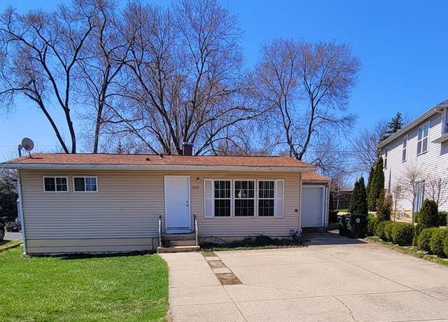 Property at 1032 Brentwood Dr, Round Lake Beach, IL 60073, 3 beds, 1 bath