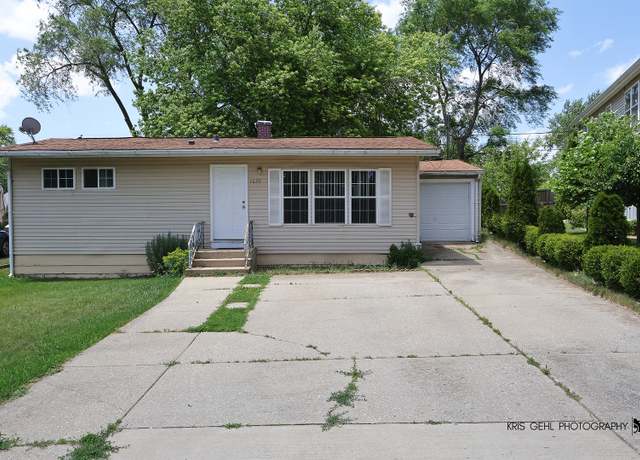 Property at 1032 Brentwood Dr, Round Lake Beach, IL 60073, 3 beds, 1 bath