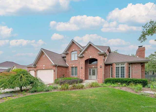 Property at 14143 Ravenswood Dr, Orland Park, IL 60462, 4 beds, 2.5 baths