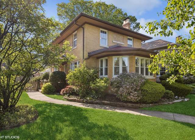 Property at 1007 N Oak Park Ave, Oak Park, IL 60302, 3 beds, 2.5 baths