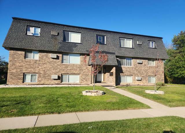 Property at 1274 Getzelman Dr, Elgin, IL 60123, 9 beds, 14 baths