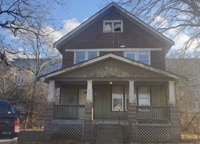 Property at 503 E Park St, Champaign, IL 61820, 4 beds, 1.5 baths