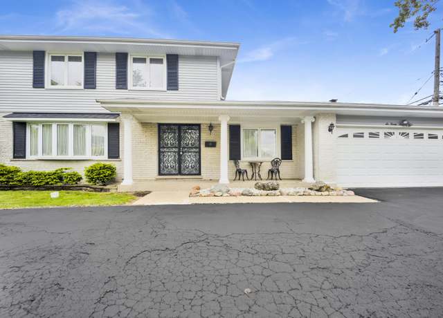 Property at 627 Kinkaid Ct, Des Plaines, IL 60016, 4 beds, 3.5 baths