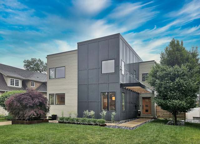 Property at 717 S Washington St, Elmhurst, IL 60126, 5 beds, 4 baths