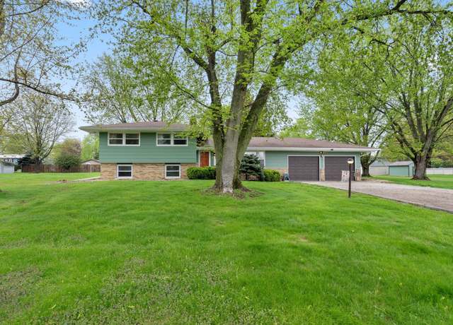 Property at 16085 Greenland Dr, Morrison, IL 61270, 4 beds, 2 baths