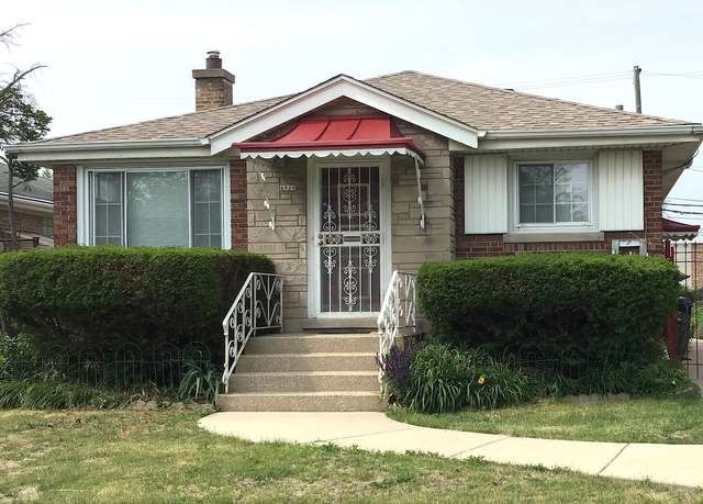 Property at 4820 W Hirsch St, Chicago, IL 60651, 4 beds, 2 baths