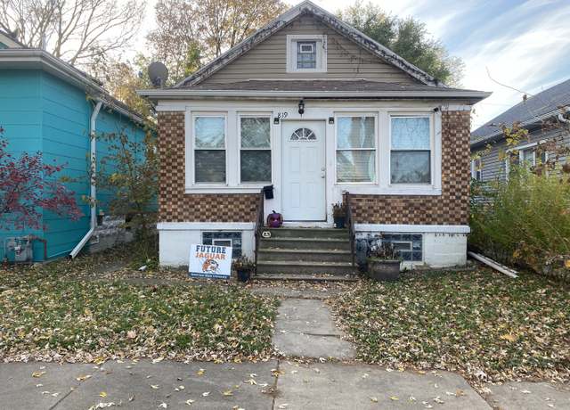 Property at 819 Elizabeth St, Joliet, IL 60435, 2 beds, 1 bath