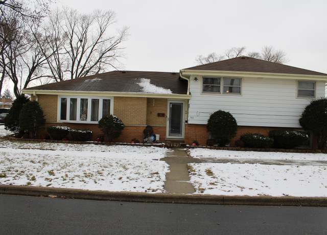 Property at 3101 Monroe St, Bellwood, IL 60104, 3 beds, 1.5 baths