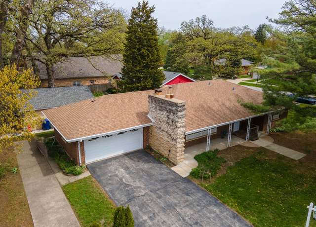 Property at 9648 Major Ave, Oak Lawn, IL 60453, 3 beds, 1.5 baths