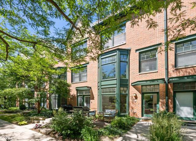 Property at 101 N Euclid Ave #15, Oak Park, IL 60301, 2 beds, 2.5 baths