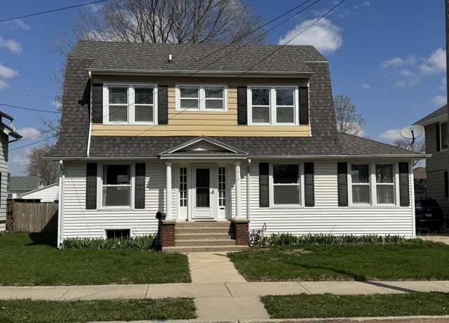 Property at 1013 W 3rd St, Dixon, IL 61021, 3 beds, 1.5 baths