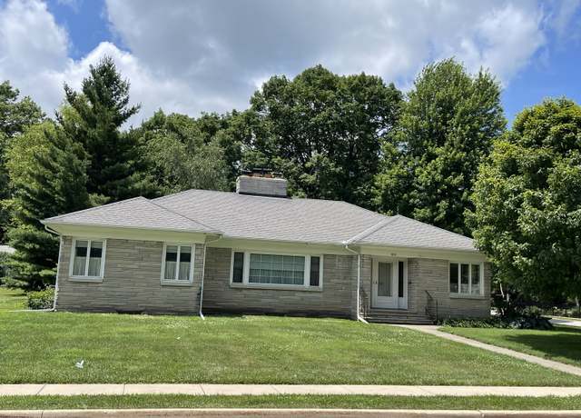 Property at 810 13th Ave, Mendota, IL 61342, 2 beds, 2 baths