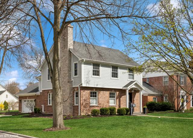 Property at 601 S Burton Pl, Arlington Heights, IL 60005, 4 beds, 3 baths