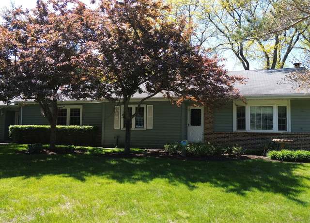 Property at 1092 Aberdeen Ln, Mundelein, IL 60060, 4 beds, 2 baths