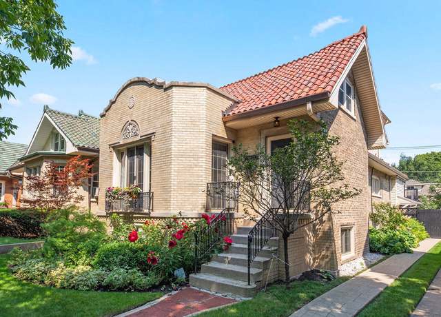 Property at 2530 W Morse Ave, Chicago, IL 60645, 5 beds, 4 baths