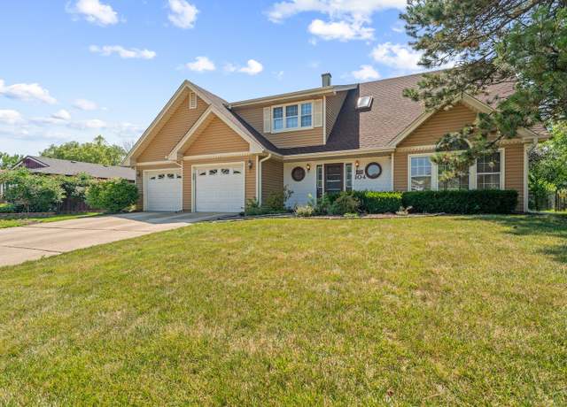 Property at 104 S Knollwood Dr, Schaumburg, IL 60193, 4 beds, 2.5 baths
