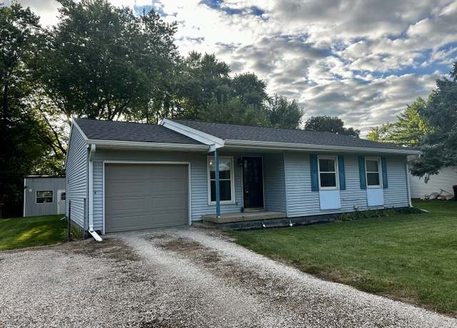 Property at 9 Kirkwood Dr, Clinton, IL 61727, 3 beds, 1 bath