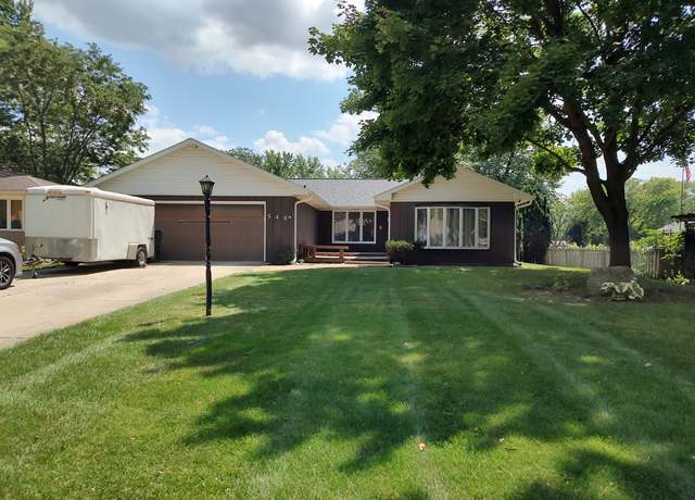 Property at 540 Mohican Rd, Carol Stream, IL 60188, 4 beds, 2 baths