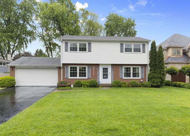 Property at 2011 Brentwood Rd, Northbrook, IL 60062, 4 beds, 2.5 baths