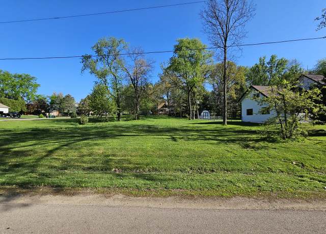 Property at 576 Holiday Dr, Lake Holiday, IL 60552