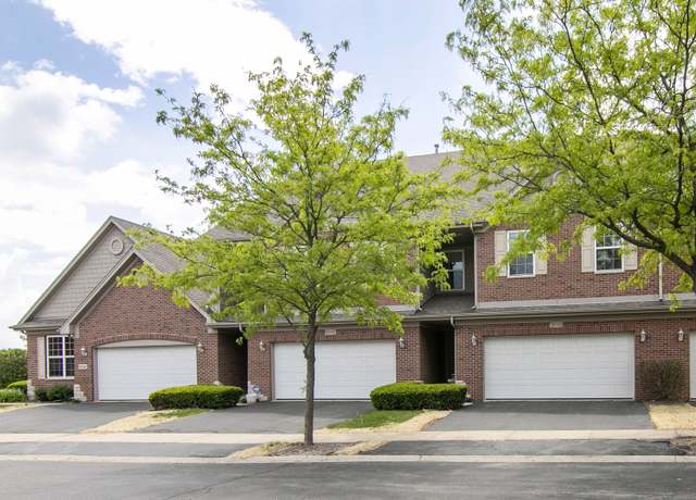 Property at 10s458 Carrington Cir Unit A, Burr Ridge, IL 60527, 3 beds, 3.5 baths