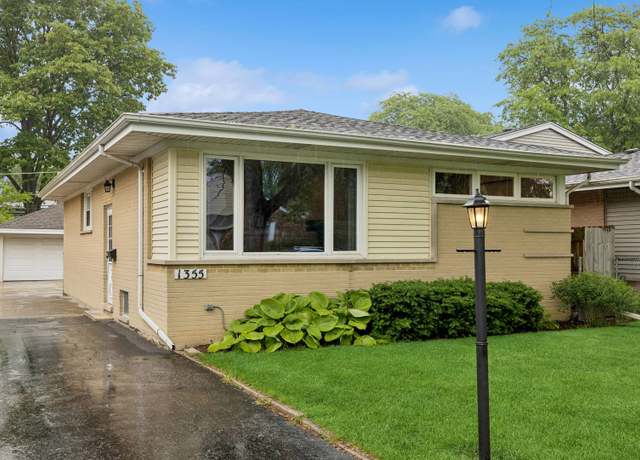 Property at 1355 S Highland Ave, Arlington Heights, IL 60005, 3 beds, 1.5 baths