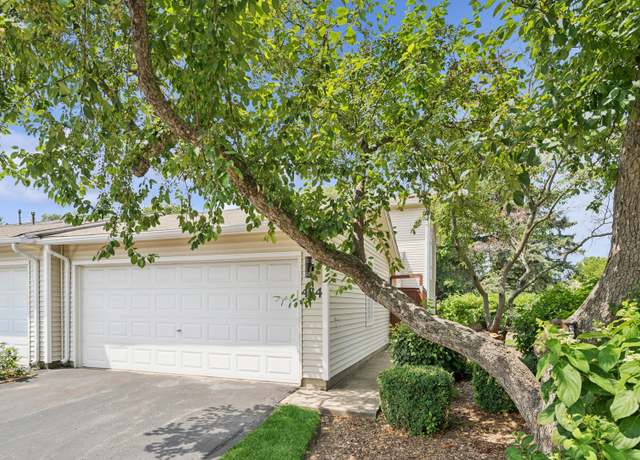 Property at 434 Dogwood Ter, Buffalo Grove, IL 60089, 4 beds, 2.5 baths