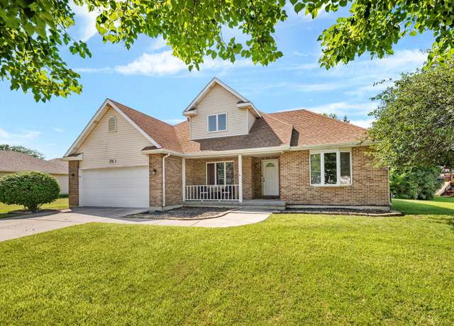 Property at 708 Buffalo Dr, Minooka, IL 60447, 4 beds, 3.5 baths
